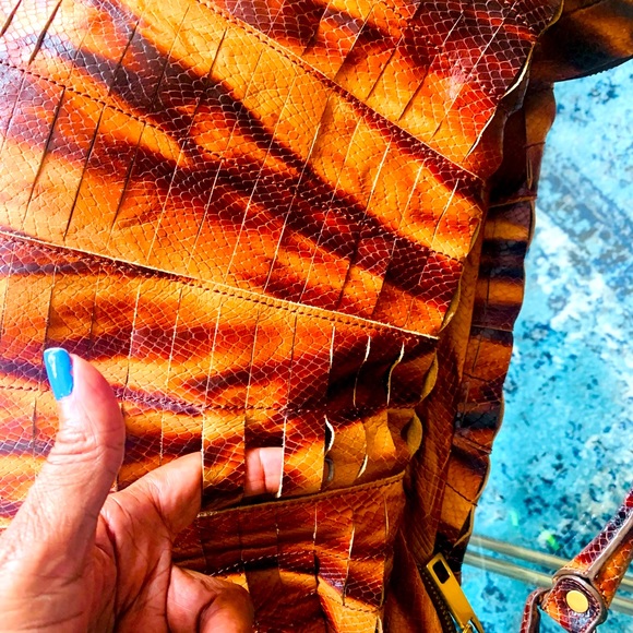 ✨Steven By Steve Madden✨ Caramel & Brown Leather Textured Shoulder Bag - Picture 5 of 15